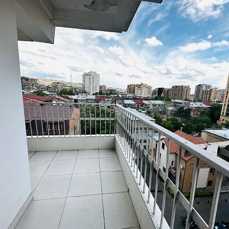 Suite Apartment On Pushkin Street Erivan Exterior foto