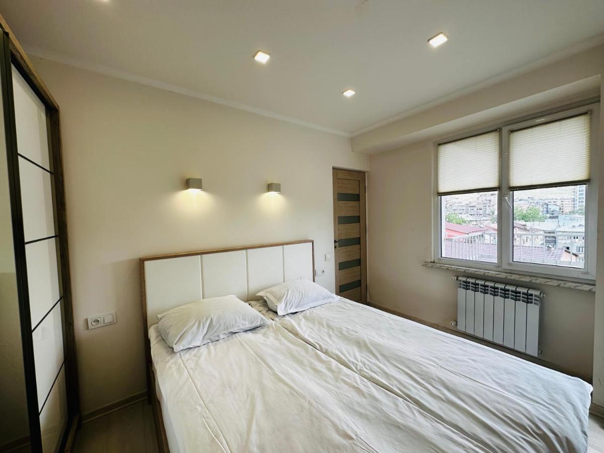 Suite Apartment On Pushkin Street Erivan Exterior foto