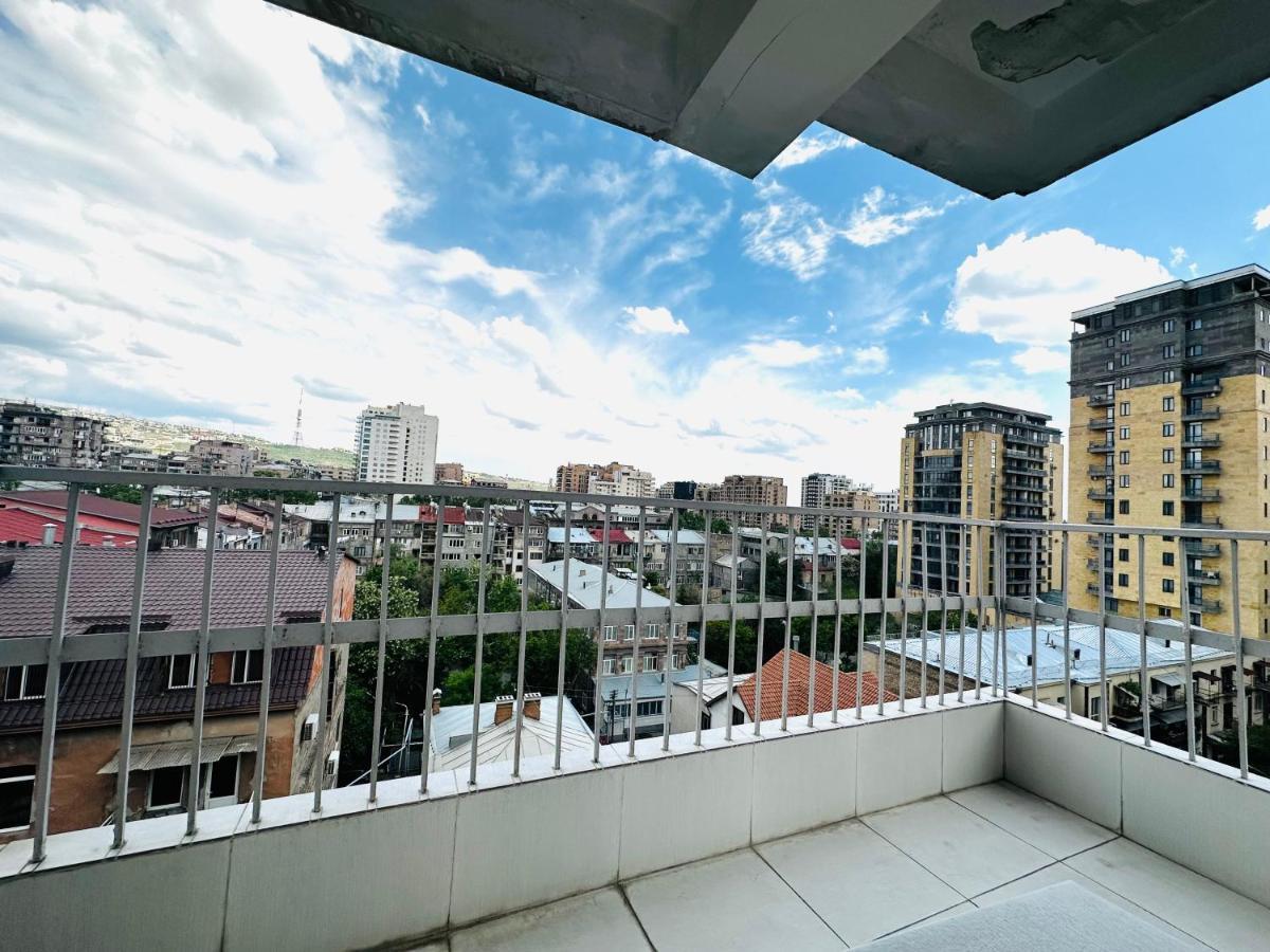 Suite Apartment On Pushkin Street Erivan Exterior foto