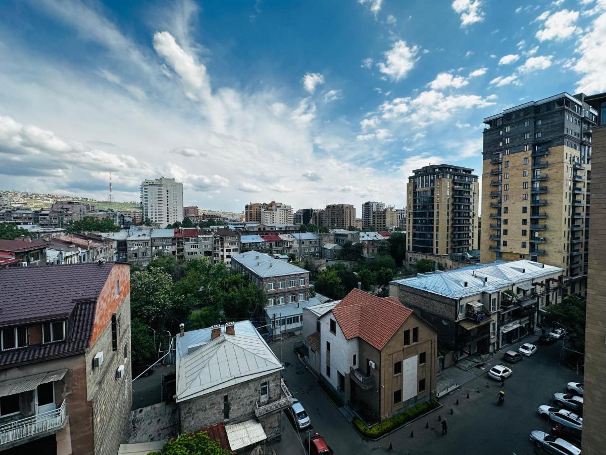 Suite Apartment On Pushkin Street Erivan Exterior foto