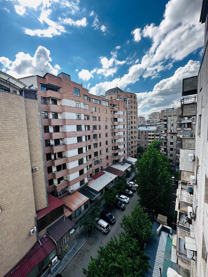Suite Apartment On Pushkin Street Erivan Exterior foto