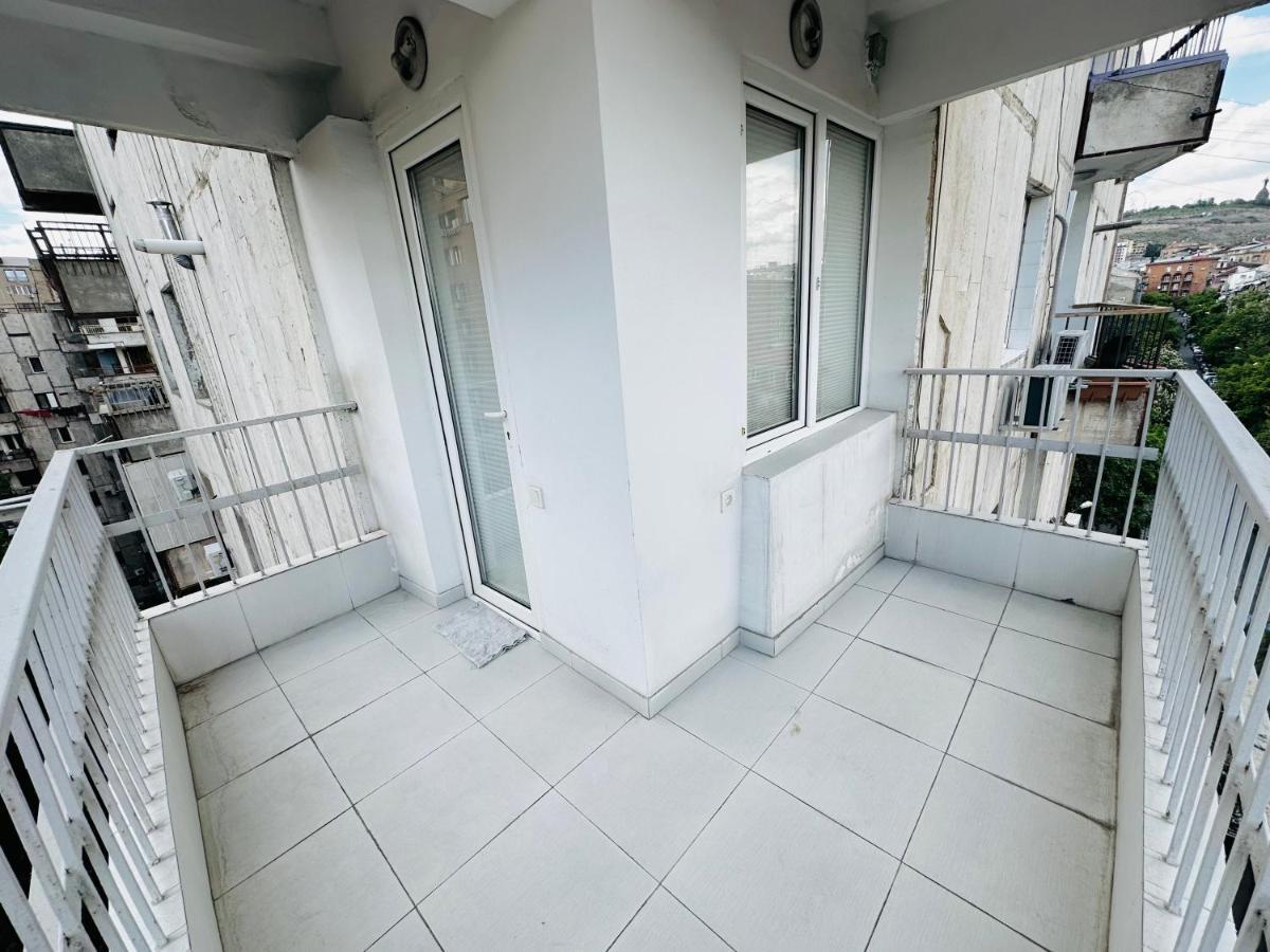 Suite Apartment On Pushkin Street Erivan Exterior foto