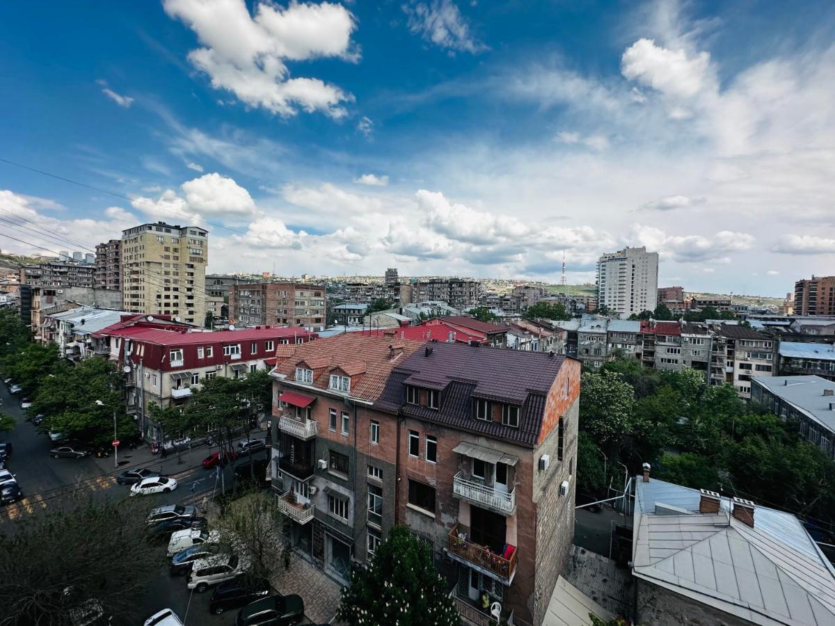 Suite Apartment On Pushkin Street Erivan Exterior foto